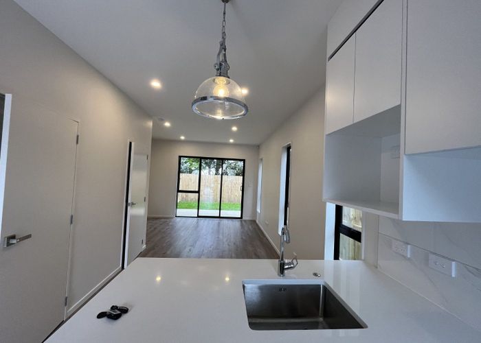  at 10/241 Don Buck Road, Massey, Waitakere City, Auckland