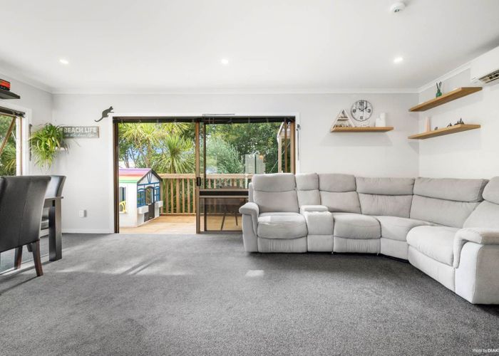 For sale 2/33 Glenvar Road, Torbay, North Shore City, Auckland
