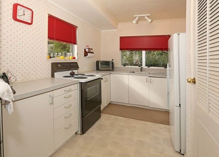  at 2/4 Northall, New Lynn, Waitakere City, Auckland