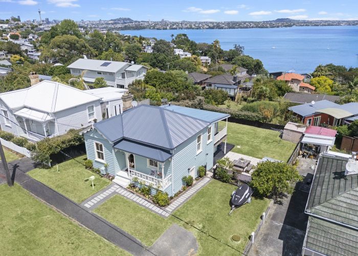 at 72 Palmerston Road, Birkenhead, Auckland