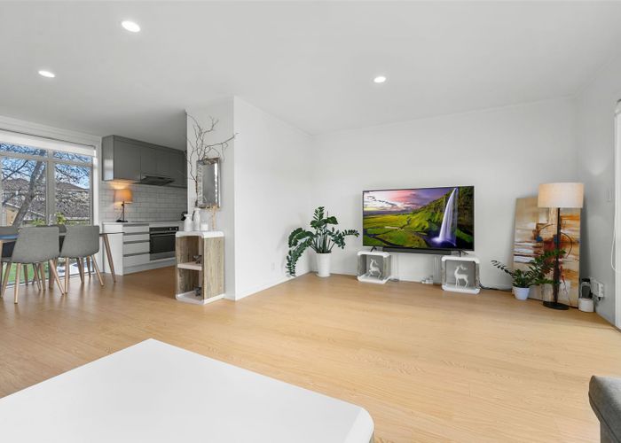  at 3/15 Andersons Road, Oteha, Auckland