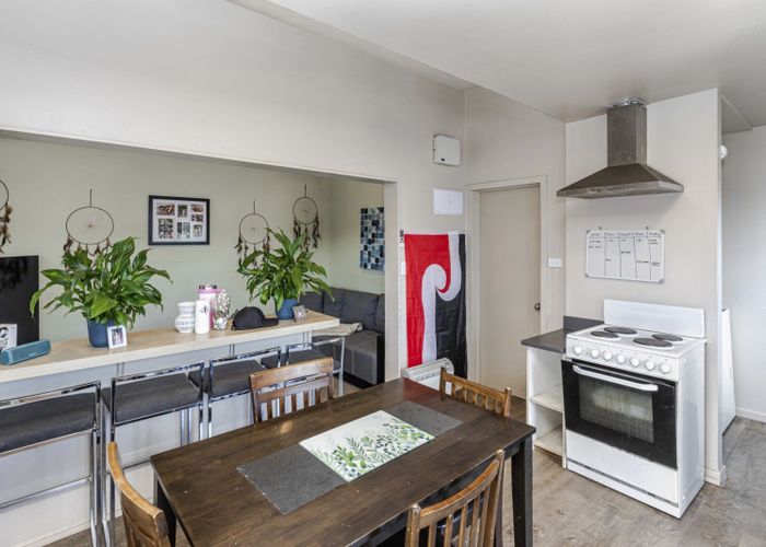  at 1-2/398 Ferry Road, Woolston, Christchurch City, Canterbury