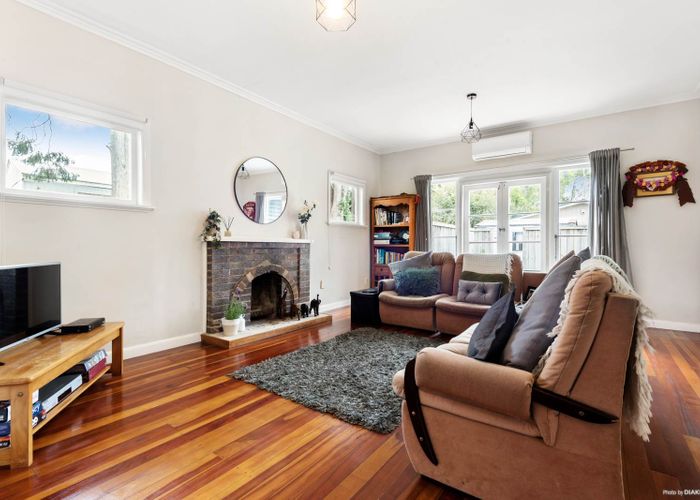  at 7 Earlsworth Road, Mangere East, Auckland