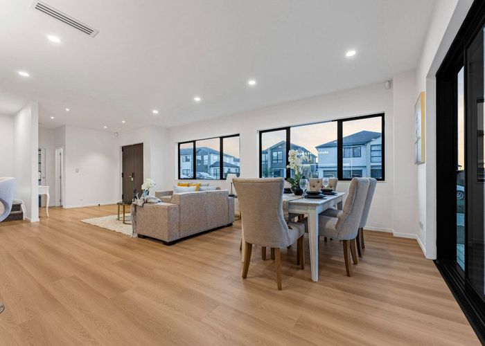  at 27 Tannaghmore Drive, Flat Bush, Manukau City, Auckland