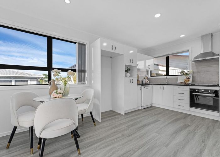  at 8 Capella Place, Manurewa, Manukau City, Auckland