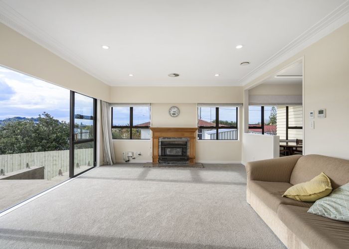  at 15 Maioro Street, New Windsor, Auckland