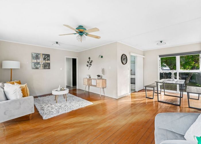  at 18 Chorley Avenue, Massey, Waitakere City, Auckland