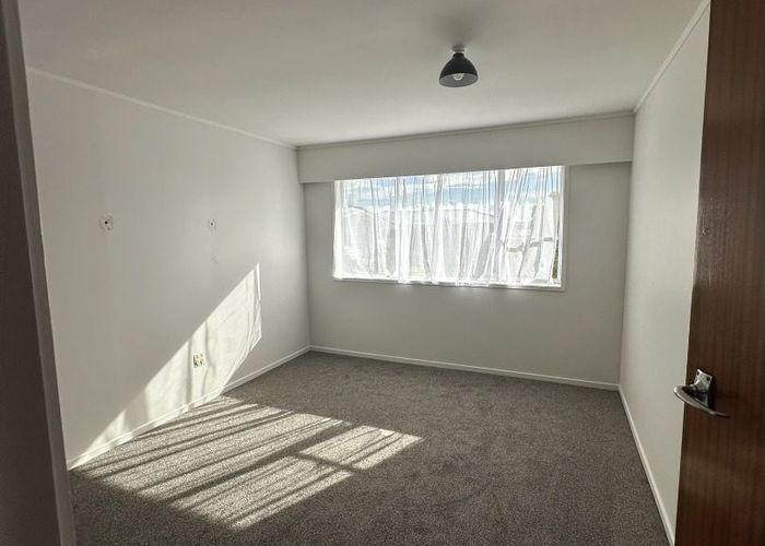  at 62a Tiroroa Avenue, Te Atatu South, Waitakere City, Auckland