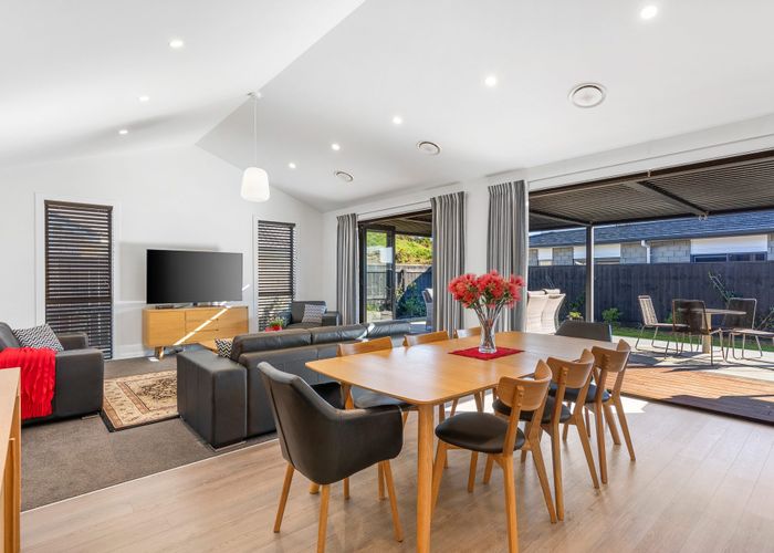  at 61 Queen Charlotte Drive, Aotea, Porirua, Wellington