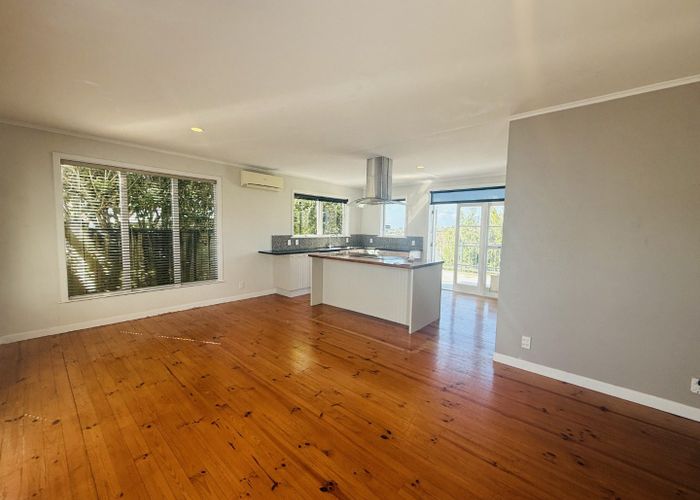 at 90 Arran Road, Browns Bay, North Shore City, Auckland