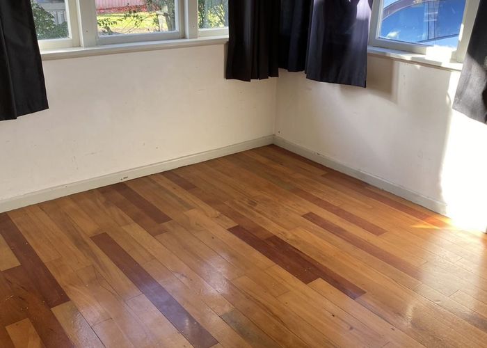  at 36 Fairdene Ave., Henderson, Waitakere City, Auckland