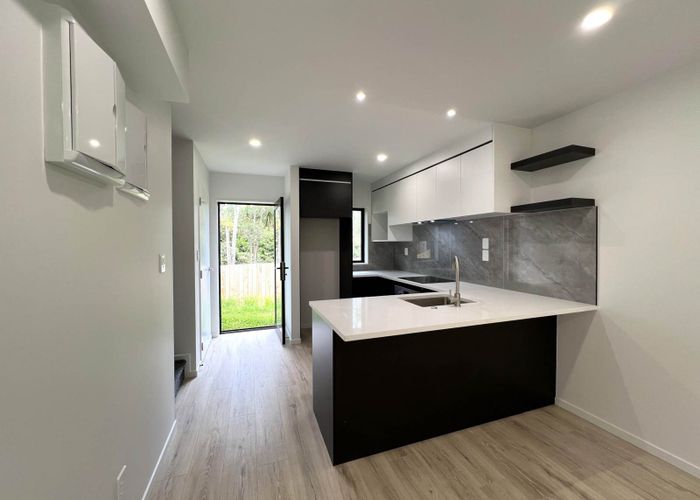  at 5/16 Reynella Drive, Massey, Waitakere City, Auckland