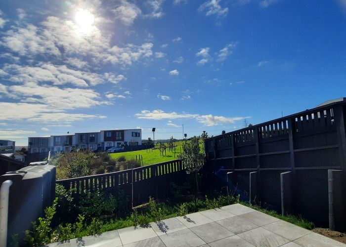  at 8 CANNA STREET "MURPHY'S PARK", Totara Park, Manukau City, Auckland