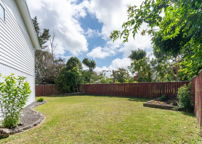  at 1 Peterhouse Street, Tawa, Wellington