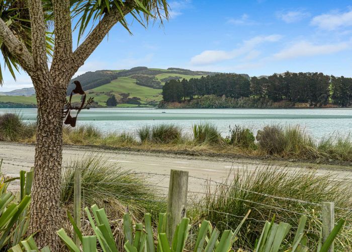  at 5 Lakeside Road, Hinahina