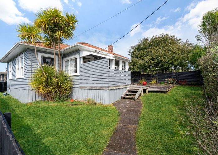  at 140 Titirangi Road, New Lynn, Waitakere City, Auckland