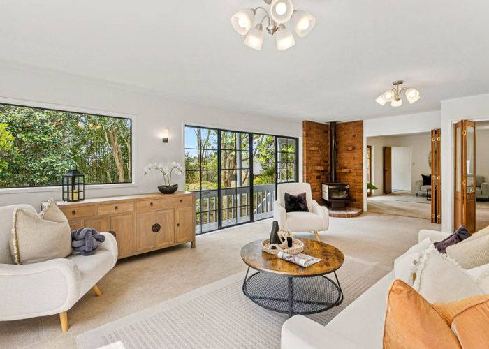  at 28 Longfellow Parade, Glen Eden, Waitakere City, Auckland