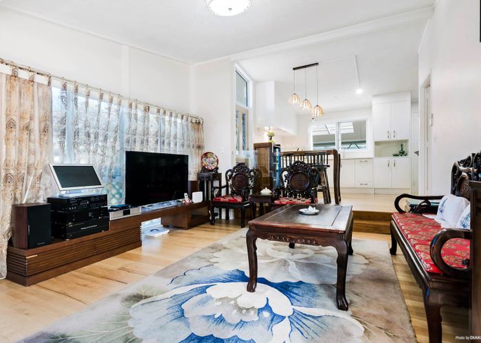  at 9 Stanaway Street, Hillcrest, Auckland
