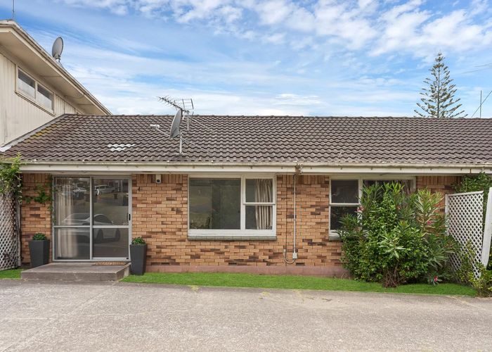  at 4/117 Aranui Road, Mount Wellington, Auckland