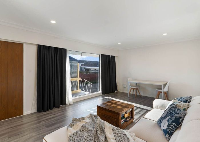  at 2/10 Omana Road, Papatoetoe, Auckland