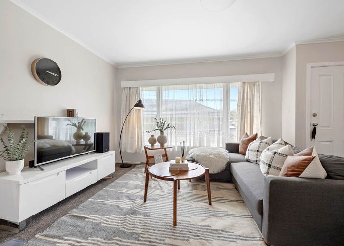  at 2/56A Taharoto Road, Takapuna, North Shore City, Auckland