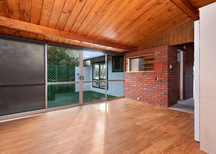  at 42 Acacia Crescent, Glenview, Hamilton