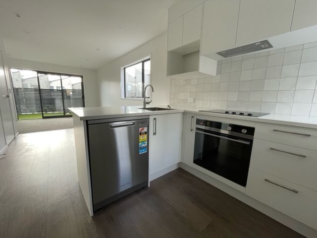  at 27/28 Westgate Drive, Westgate, Waitakere City, Auckland