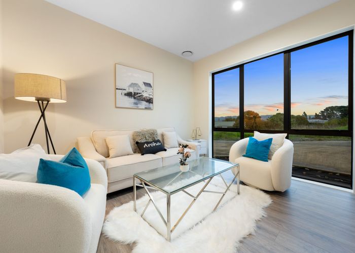  at 4 Ambrosia Avenue, Henderson, Waitakere City, Auckland