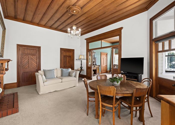  at 2 Lambton Road, Hospital Hill, Napier, Hawke's Bay