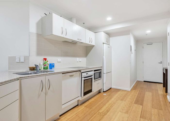  at 6 Whitaker Place, Grafton, Auckland City, Auckland