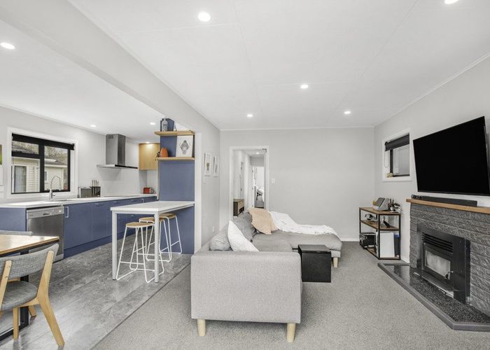  at 6 Frederick Street, Wainuiomata, Lower Hutt