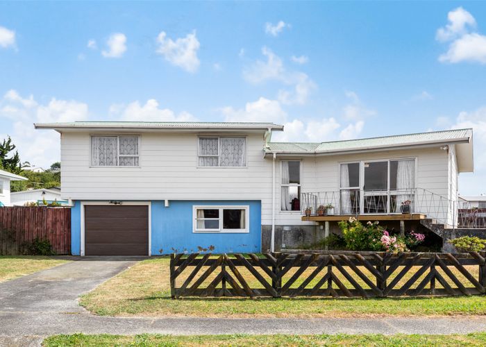  at 37 Conclusion Street, Ascot Park, Porirua