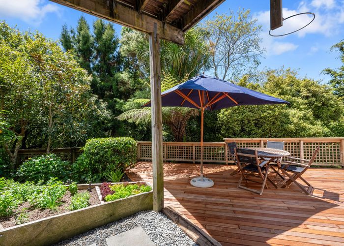  at 6 Mollyhawk Place, Birkenhead, Auckland