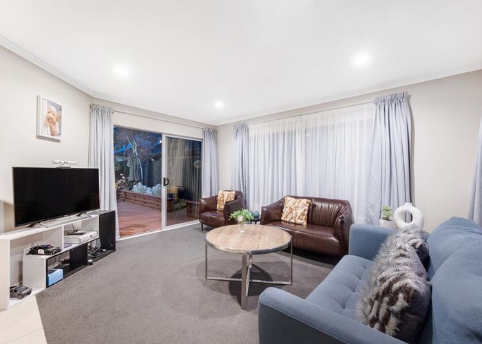  at 8 Deerfield Place, Flat Bush, Manukau City, Auckland