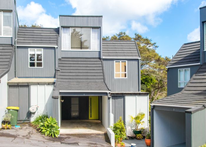  at 4/112 Coronation Road, Hillcrest, Auckland