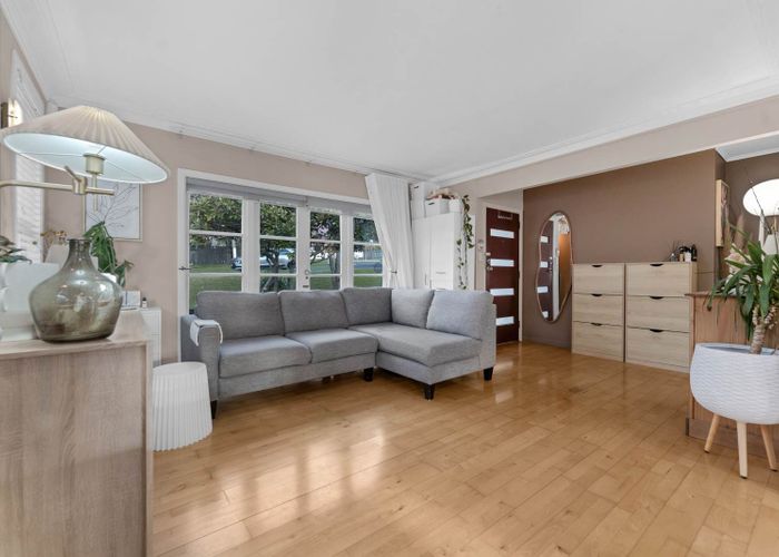  at 6B Humphrey Kemp Avenue, Henderson, Waitakere City, Auckland