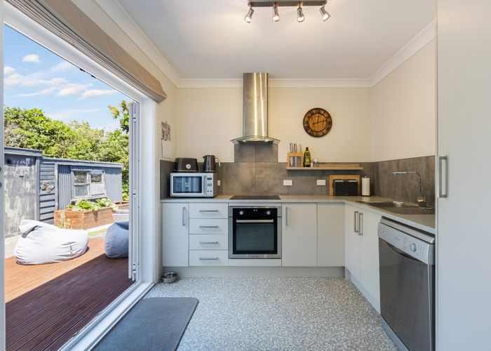  at 8 Lyndfield Lane, Newlands, Wellington, Wellington