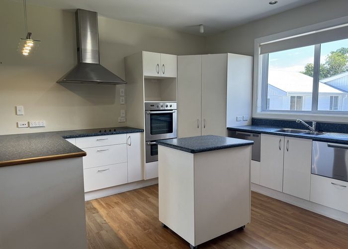  at 106 Aorangi Road, Bryndwr, Christchurch