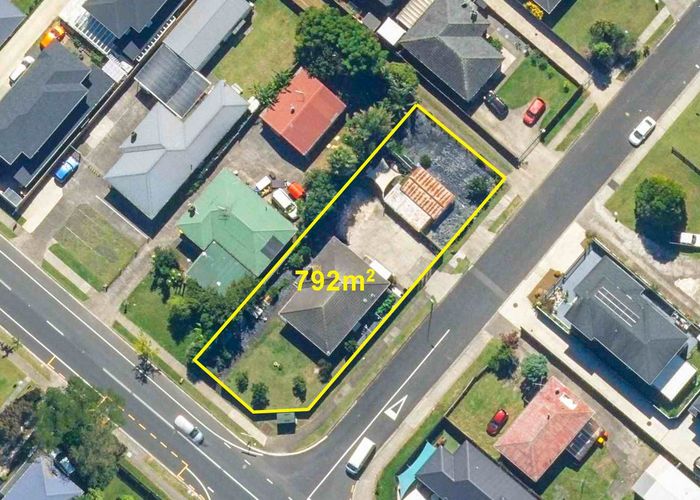  at 1 Swaffield Road, Papatoetoe, Auckland