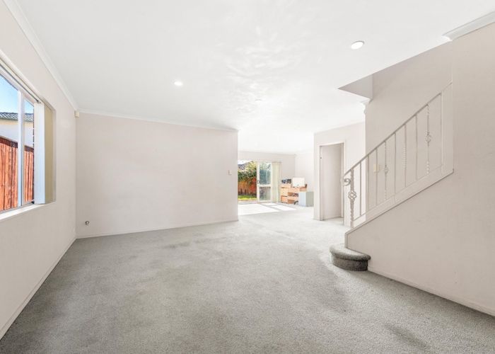  at 42 Lilybank Crescent, Dannemora, Manukau City, Auckland
