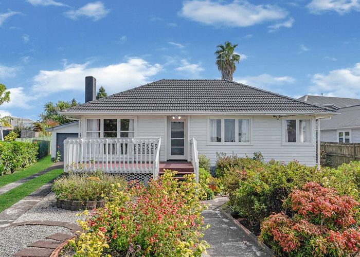  at 71 Beach Road, Te Atatu Peninsula, Waitakere City, Auckland