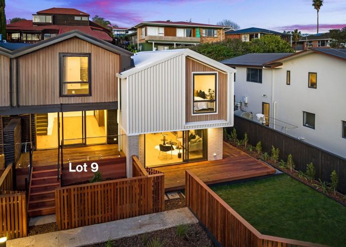  at 9/98-100 Walker Road, Point Chevalier, Auckland City, Auckland