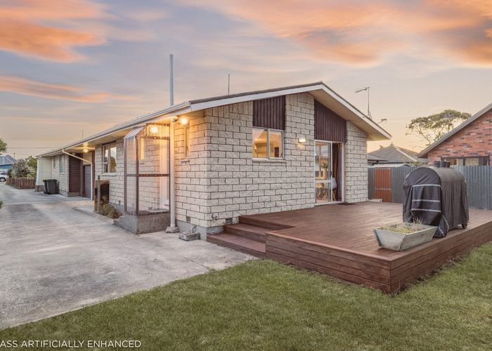  at 2/25 Sylvia Street, Parklands, Christchurch