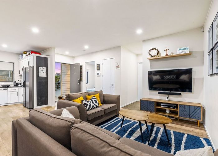  at 15A Reynella Drive, Massey, Waitakere City, Auckland