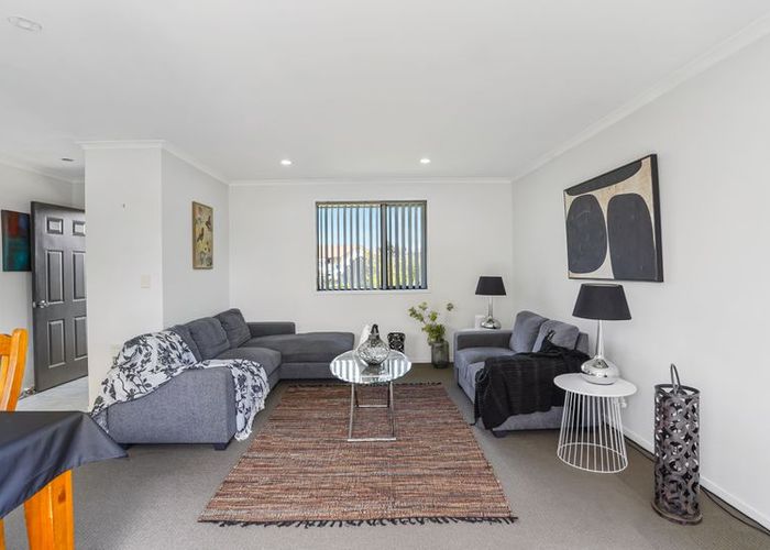  at 74 Pitt Avenue, Clendon Park, Auckland