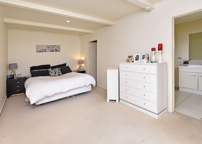  at 3A Lilian Place, Farm Cove, Manukau City, Auckland