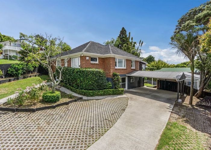  at 20 Hamilton Place, Glenfield, Auckland