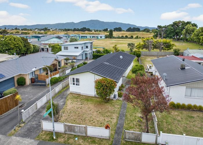 at 75 Gray Avenue, Paraparaumu Beach, Kapiti Coast, Wellington
