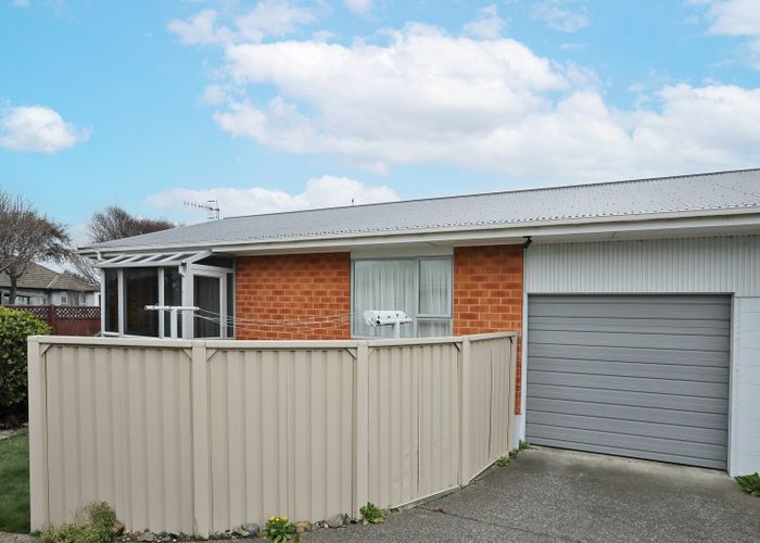  at 1/60 Lorn Street, Glengarry, Invercargill