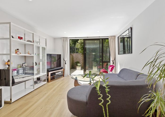  at 8/21 Rugby Street, Mount Cook, Wellington